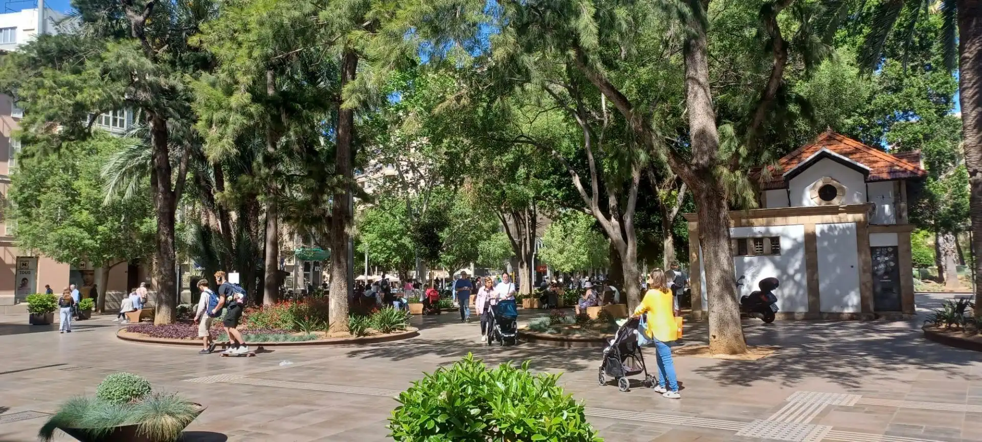 Außenansicht von Wohnung zum Verkauf in  Palma de Mallorca mit Parkett