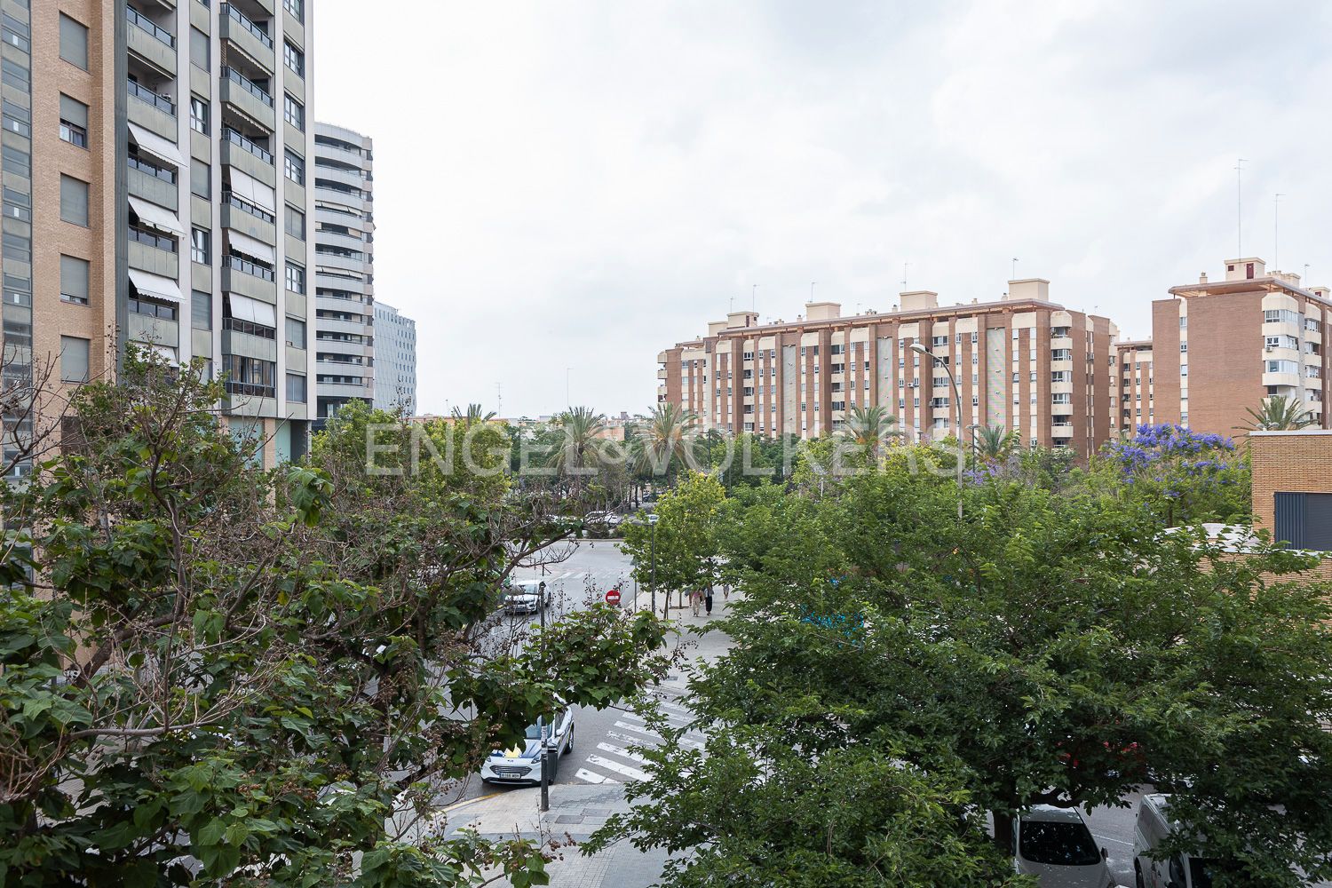 Exterior view of Apartment for sale in  Valencia Capital  with Air Conditioner, Heating and Balcony
