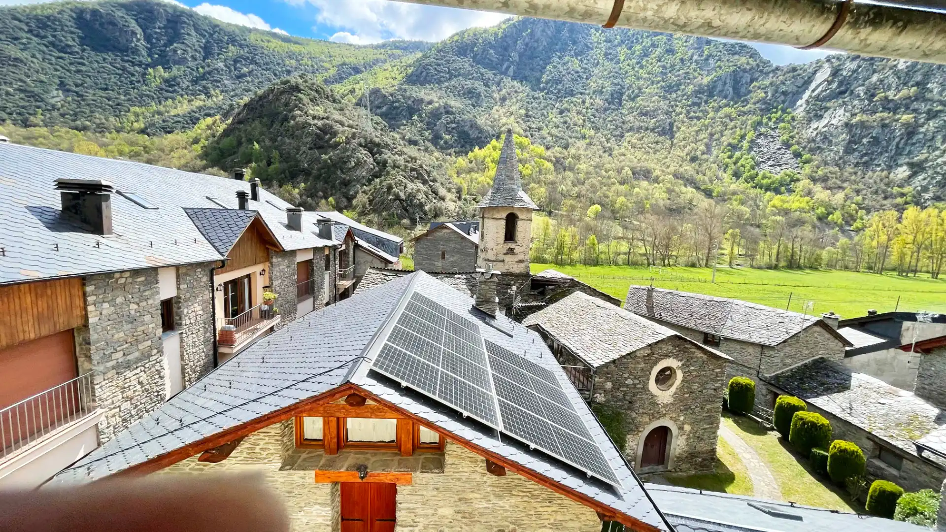 Vista exterior de Casa o xalet en venda en Vall de Cardós amb Calefacció, Jardí privat i Parquet