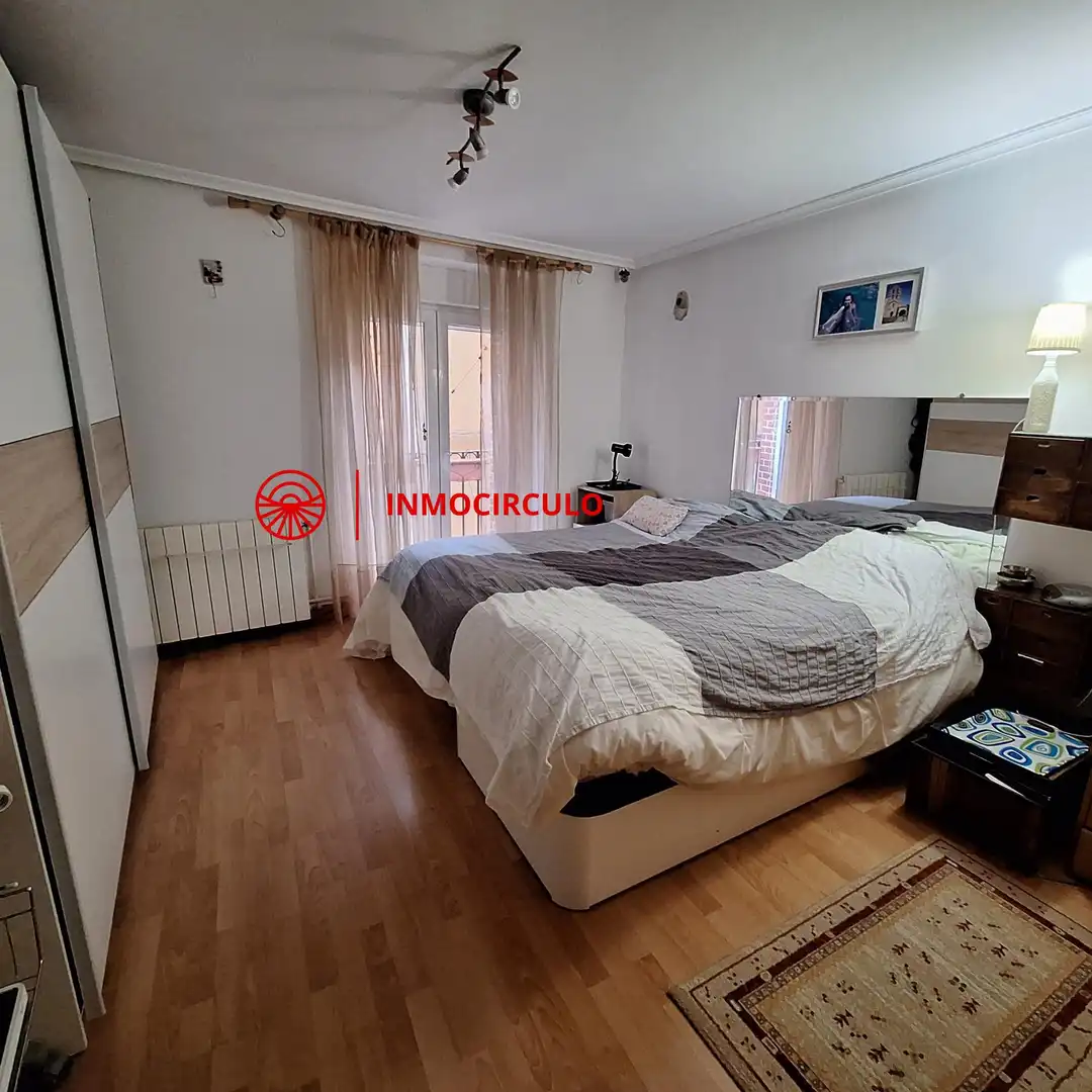 Habitación de Apartamento en venta en Burgos con Calefacción