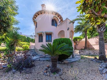 House with pool for sale in Calle Sardina La