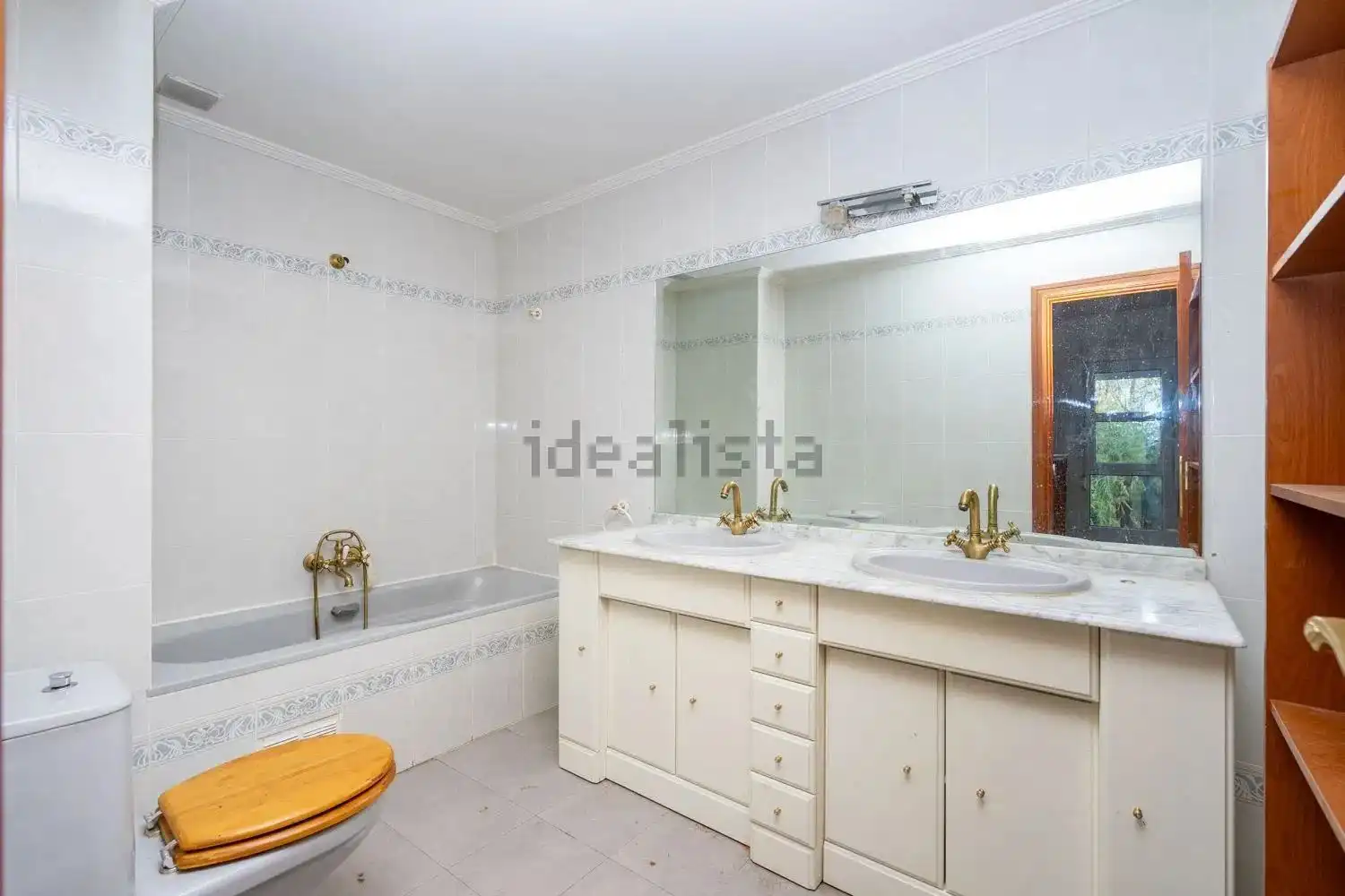 Bathroom of Detached homes for sale in Talavera de la Reina  with Air Conditioner, Heating and Storage room