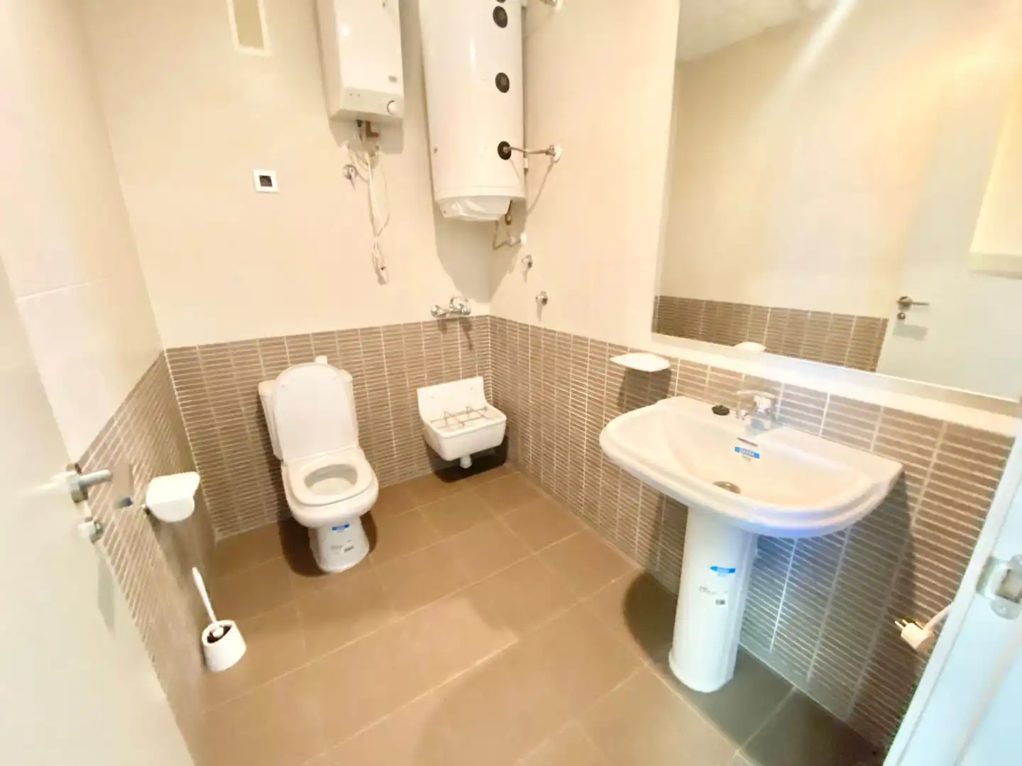 Badezimmer von Büro zum Verkauf in Lorca mit Heizung und Terrasse
