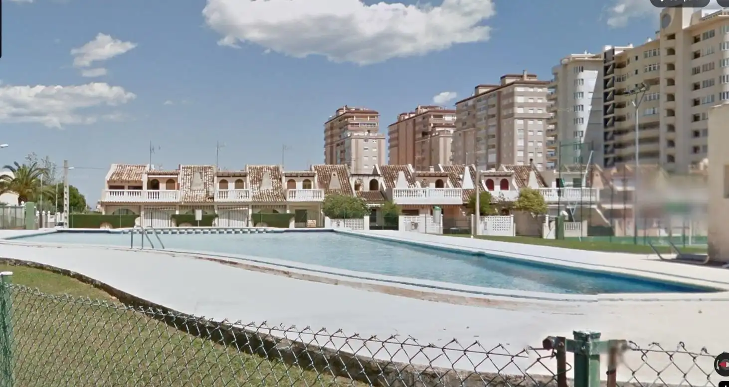 Piscina de Casa adosada en venda en Tavernes de la Valldigna amb Aire condicionat, Calefacció i Terrassa