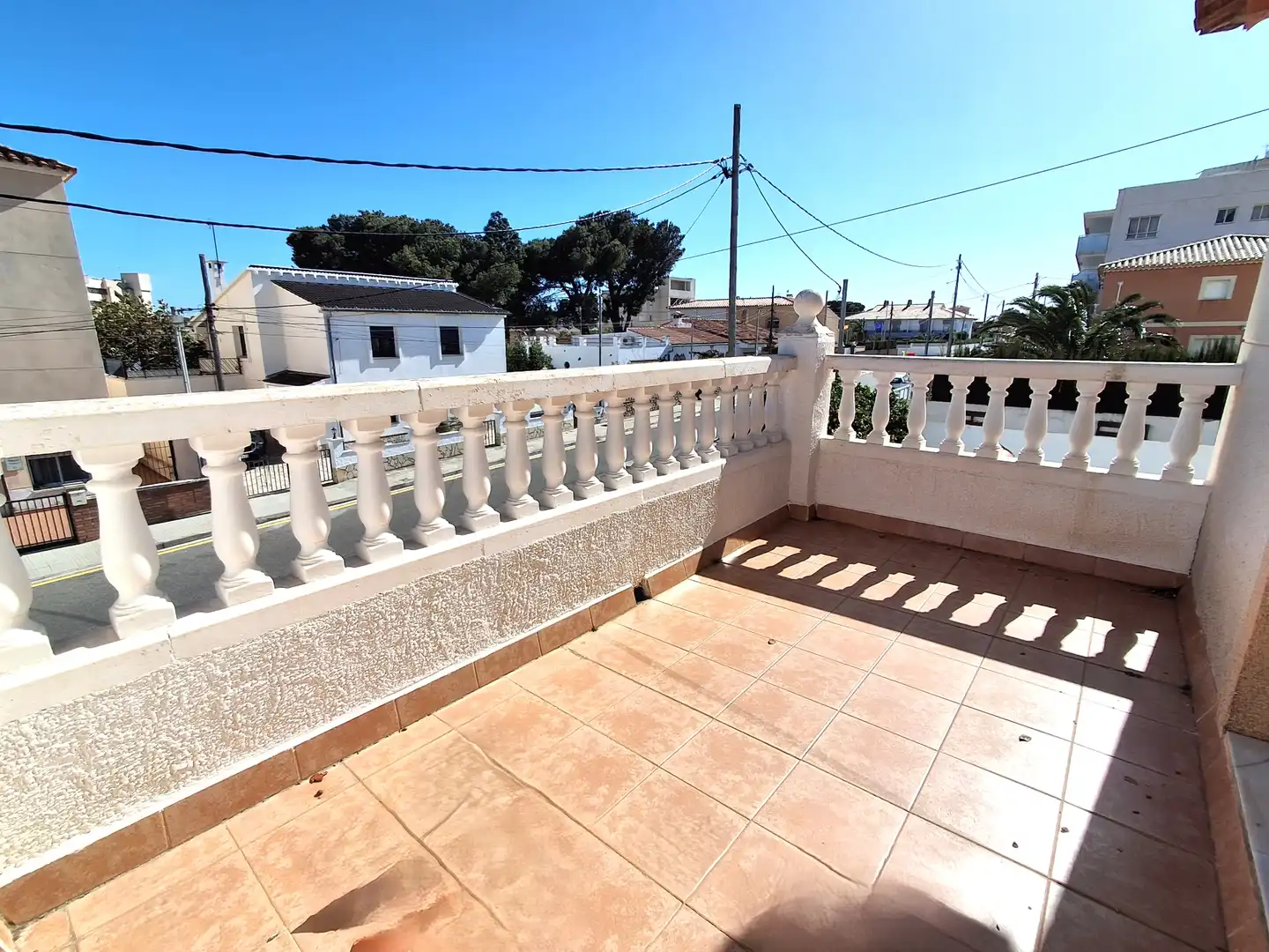 Terrasse von Einfamilien-Reihenhaus zum Verkauf in Mont-roig del Camp mit Klimaanlage, Privatgarten und Terrasse