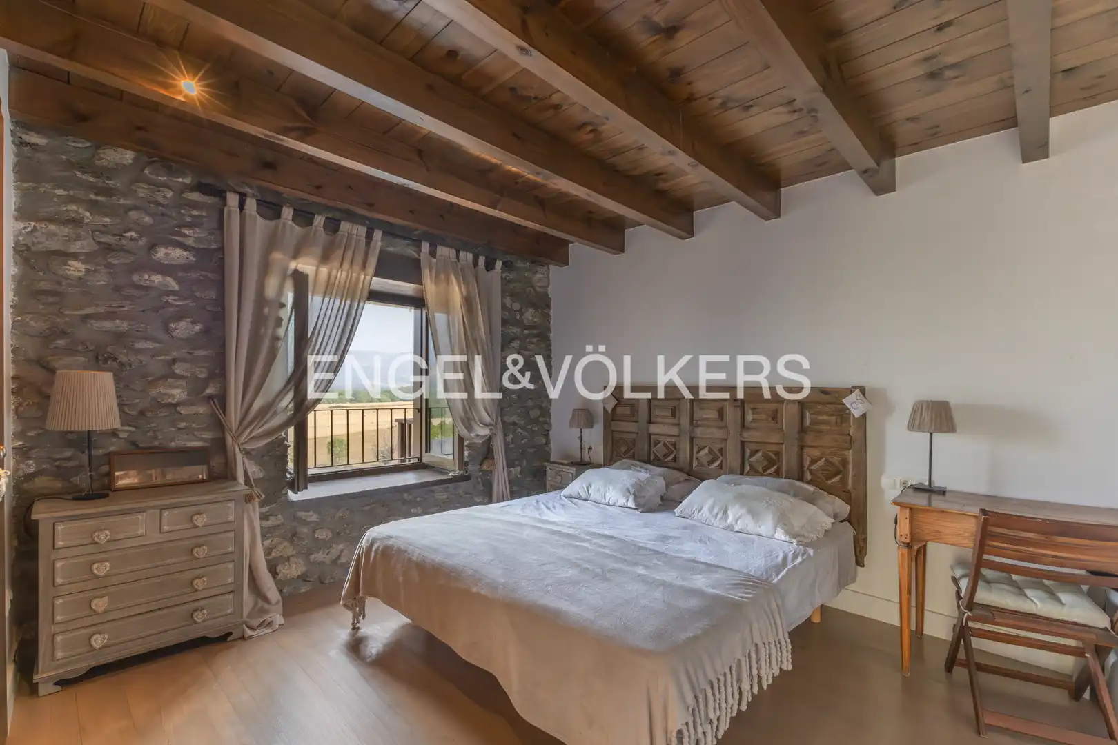 Habitación de Casa adosada en venta en Fontanals de Cerdanya con Calefacción, Parquet y Terraza