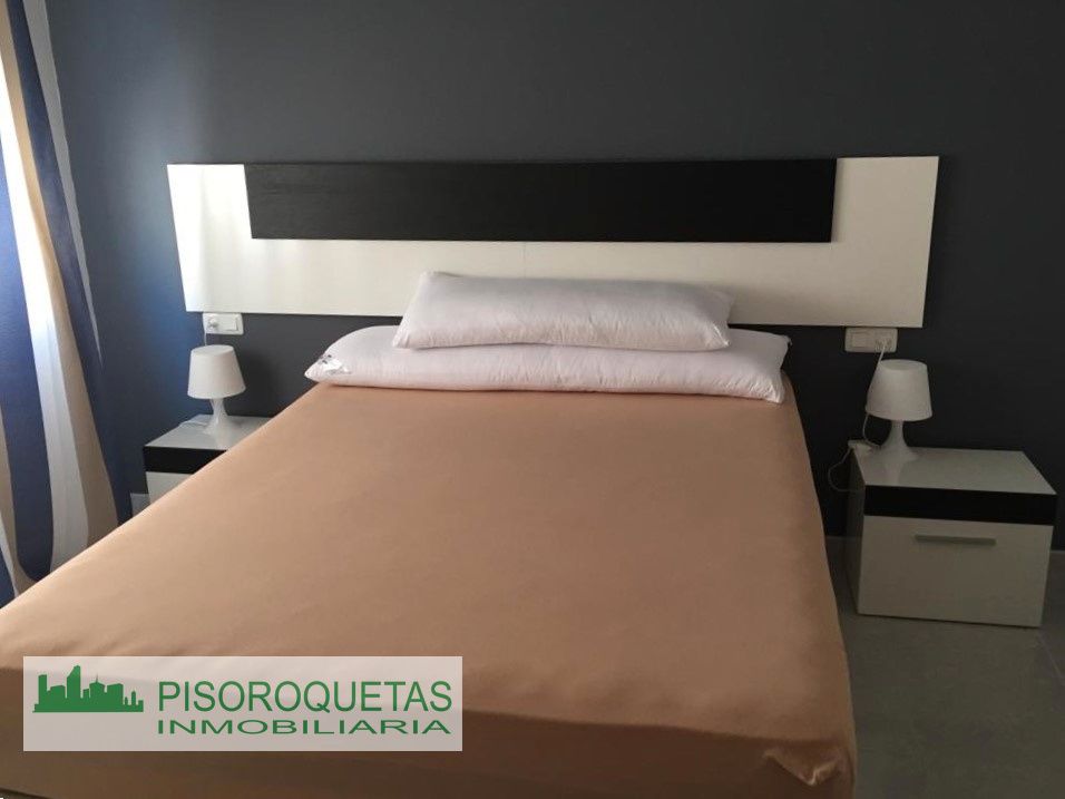 Habitación de Piso de alquiler en Roquetas de Mar con Aire acondicionado, Amueblado y Lavadora