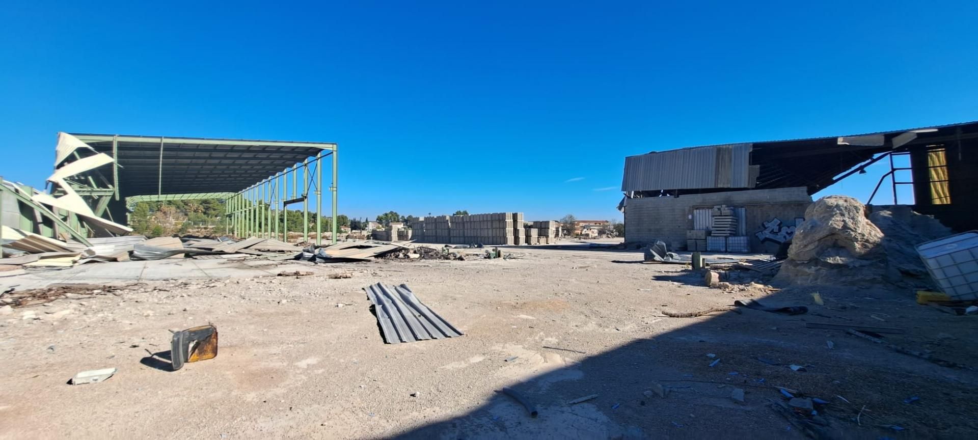 Vista exterior de Nau industrial en venda en Alborache