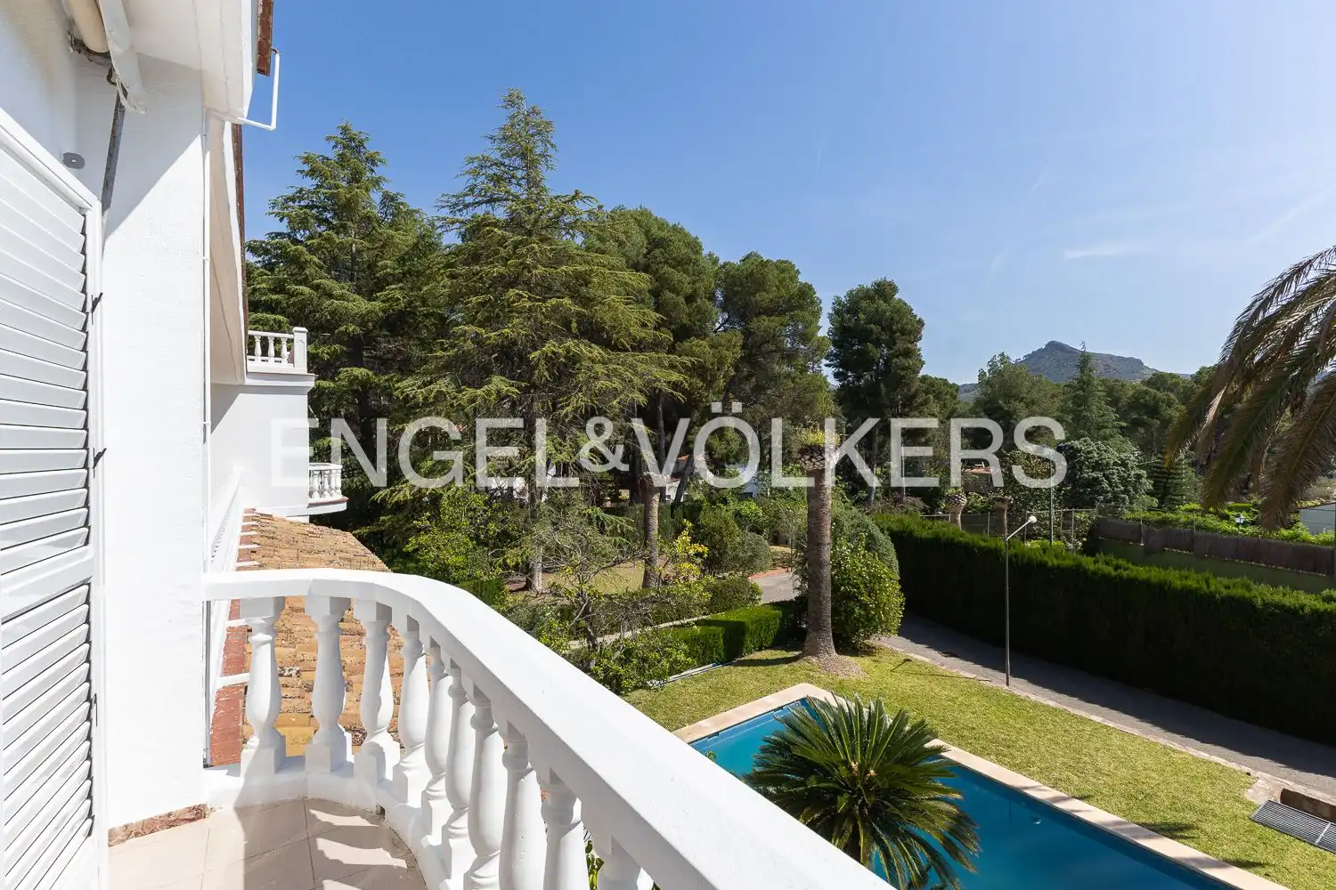 Vista exterior de Casa o xalet en venda en Náquera amb Calefacció, Jardí privat i Terrassa