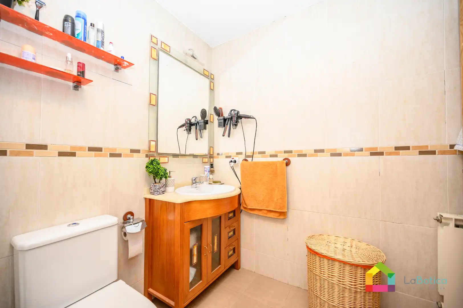 Bathroom of Detached homes for sale in Esquivias  with Air Conditioner, Heating and Balcony