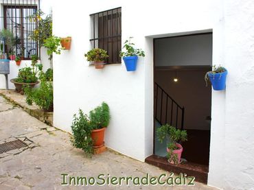 House with balcony for sale in Virgen del Rosario