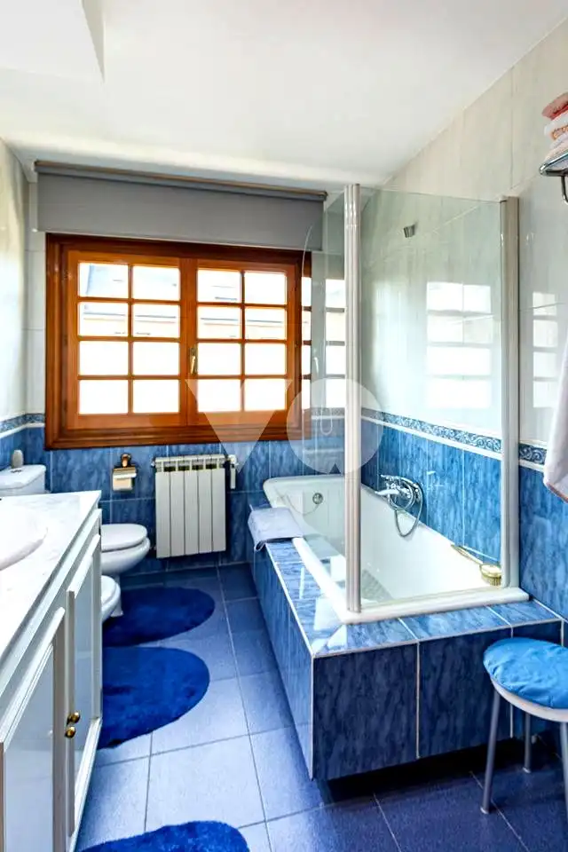 Baño de Casa o chalet en venta en Madrid con Aire acondicionado, Calefacción y Jardín privado