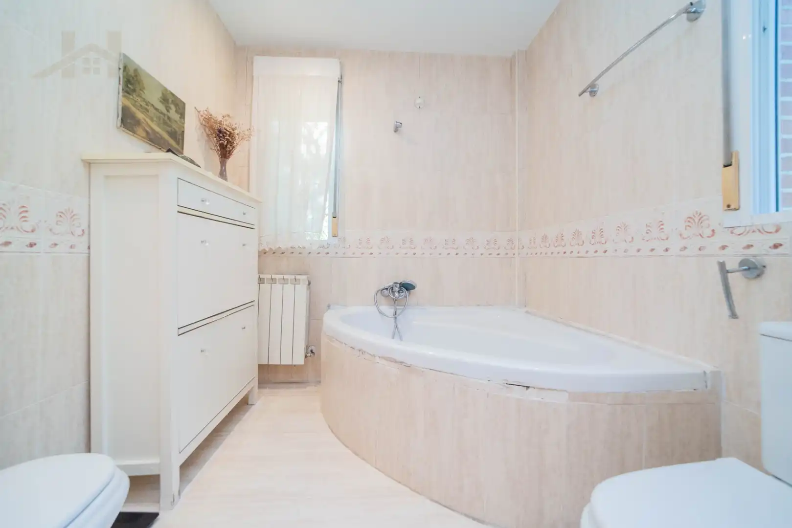 Badezimmer von Haus oder Chalet zum Verkauf in Torrelodones mit Klimaanlage, Heizung und Privatgarten