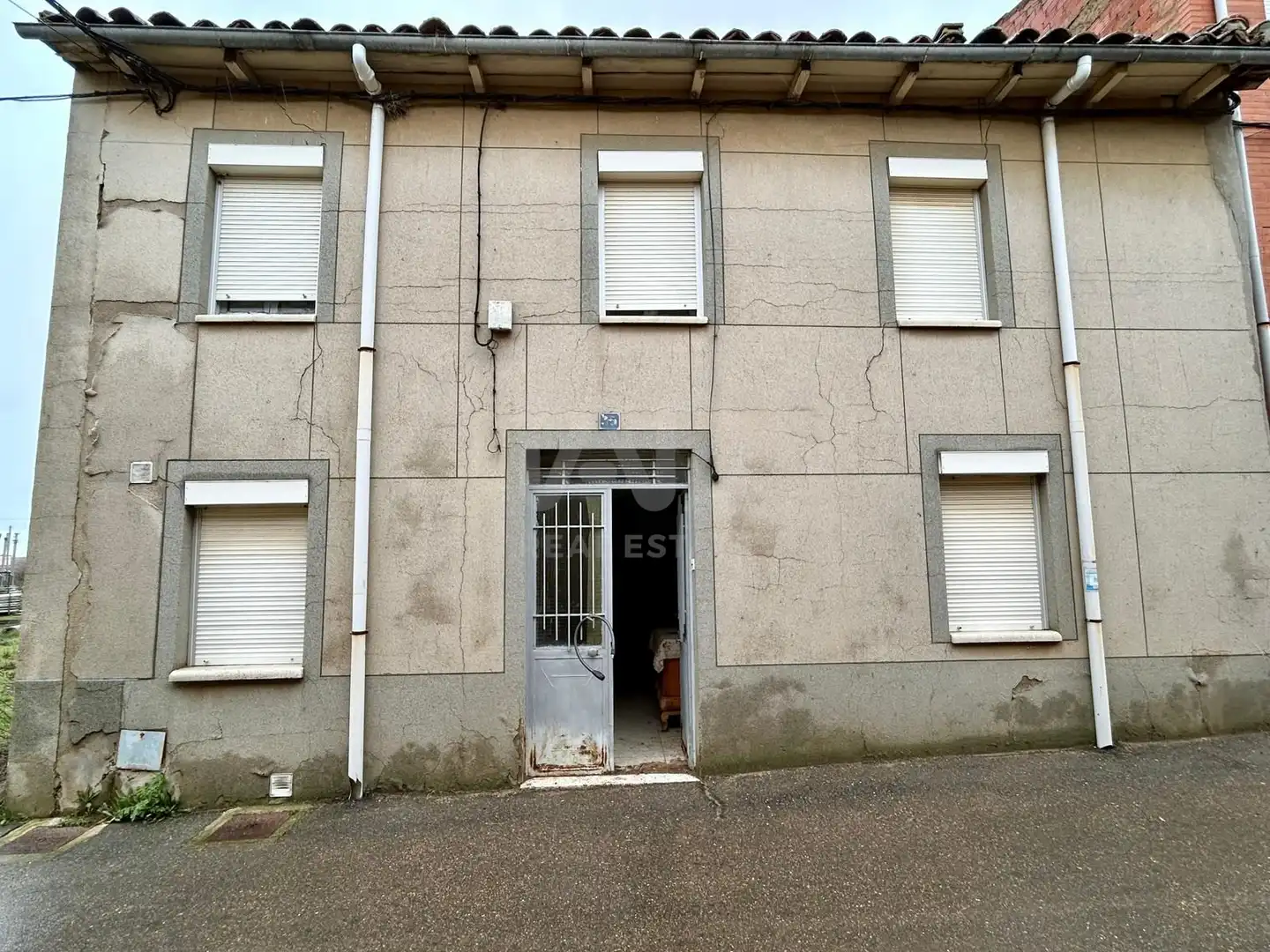 Vista exterior de Casa o xalet en venda en Santa Marina del Rey amb Calefacció