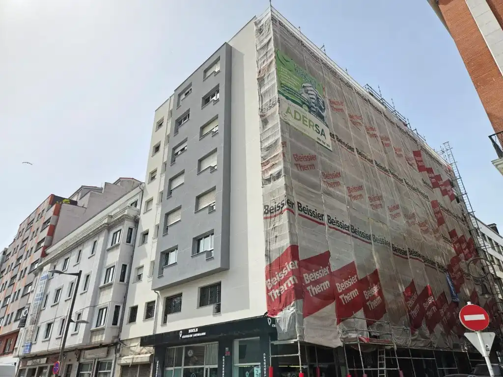 Vista exterior de Pis en venda en Avilés