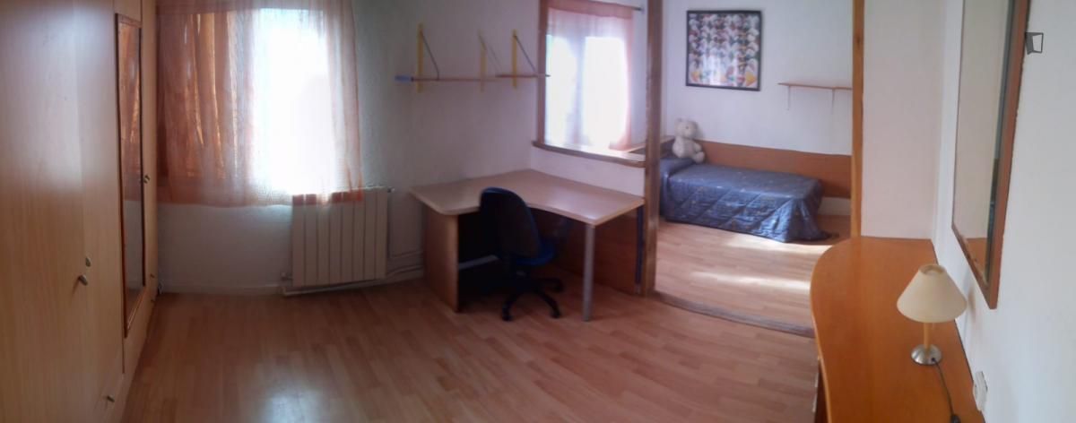 House or chalet to share in Juslibol