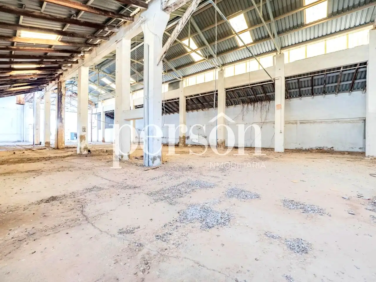 Nau industrial en venda en Manises