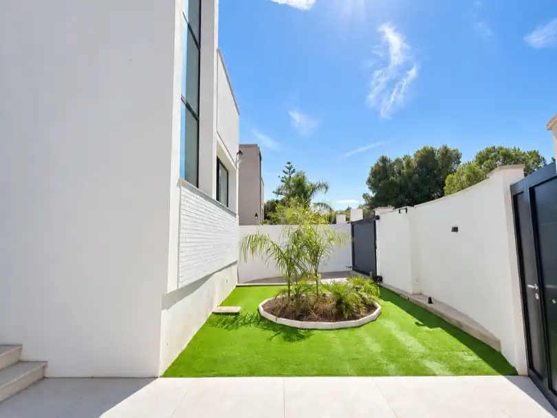Terrace of Houses for sale in Nueva Santa Barbara - Cruz de Gracia