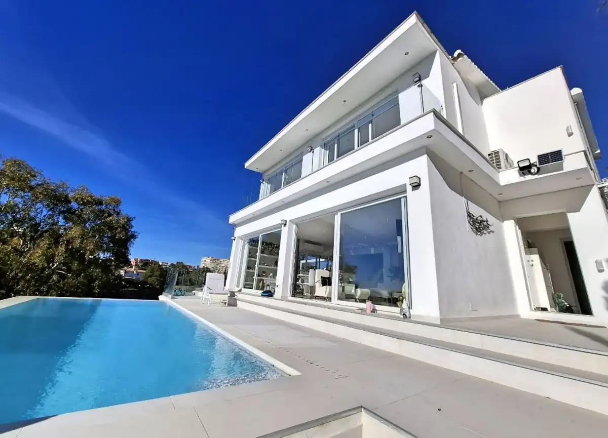 Exterior view of Houses for sale in Fuengirola  with Air Conditioner, Terrace and Furnished