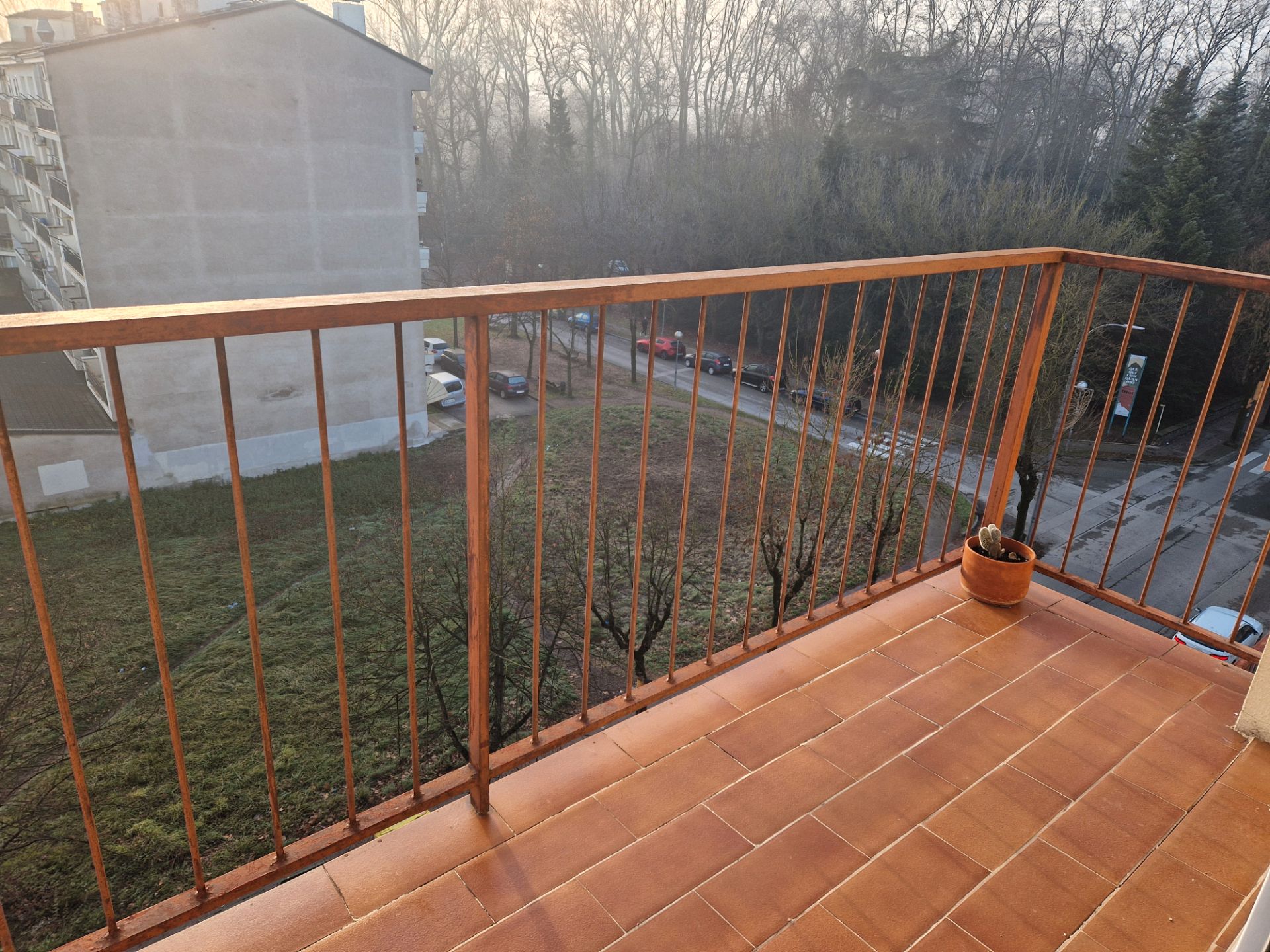 Terrassa de Pis en venda en Olot amb Rentadora, Microones i Balcó