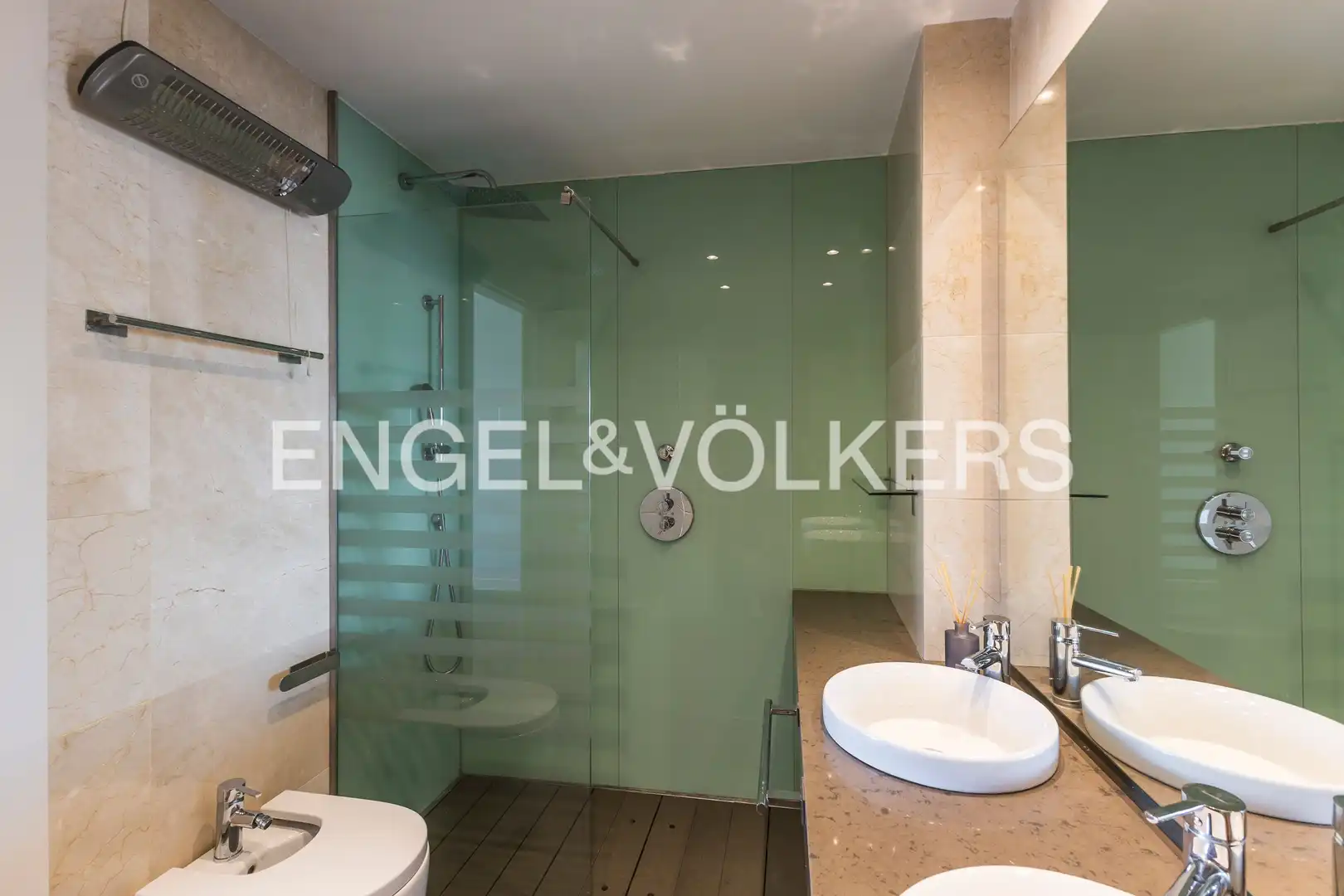 Badezimmer von Wohnung zur Miete in Madrid mit Heizung