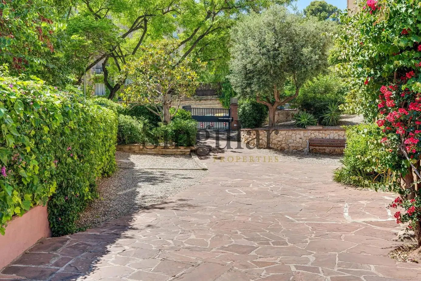 Jardí de Pis en venda en Barcelona amb Aire condicionat, Calefacció i Jardí privat