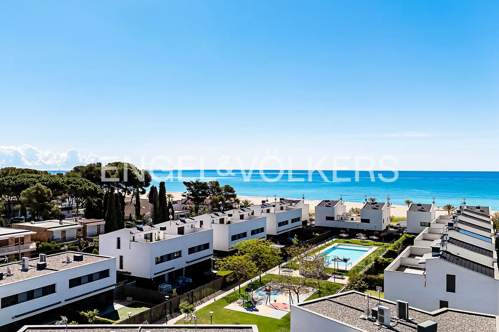 Exterior view of Detached homes for sale in El Vendrell  with Air Conditioner, Heating and Private garden