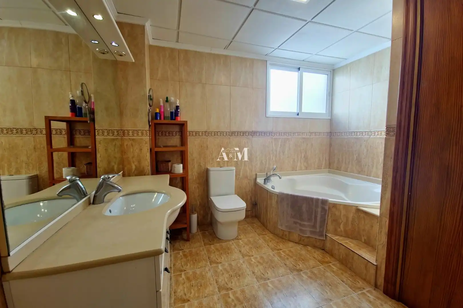 Baño de Piso de alquiler en Torrevieja con Aire acondicionado, Calefacción y Amueblado