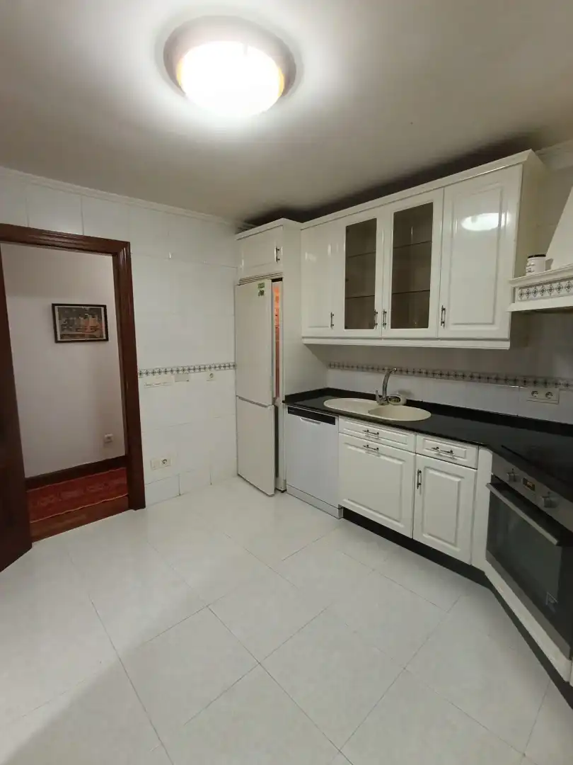 Cuina de Pis en venda en Ferrol amb Calefacció, Parquet i Traster