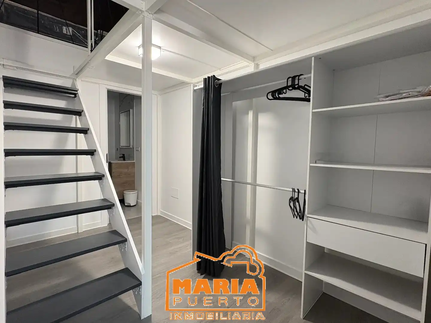 Habitación de Apartamento para compartir en Málaga con Aire acondicionado, Amueblado y Lavadora