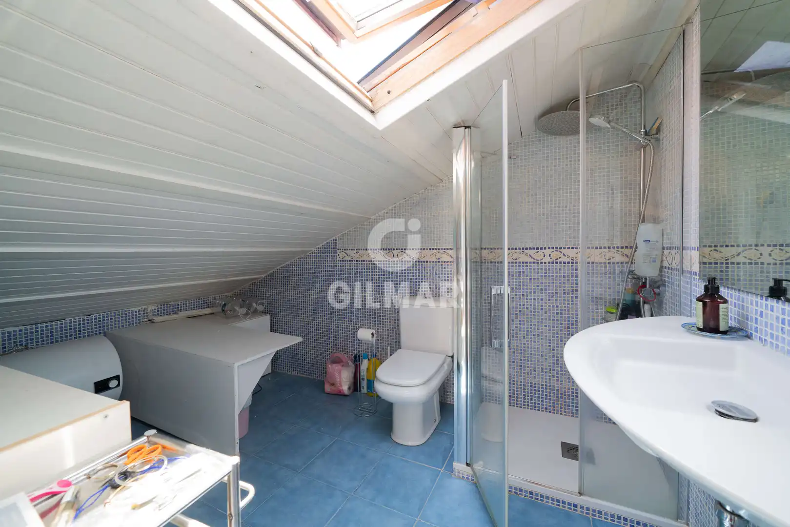 Badezimmer von Maisonette zum Verkauf in Madrid mit Heizung