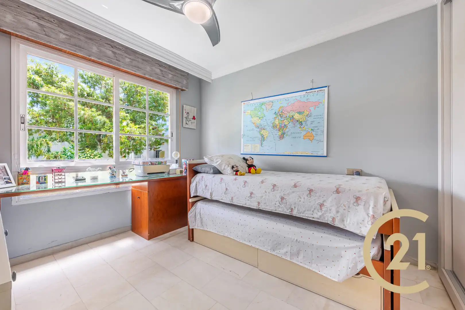 Habitación de Casa adosada en venta en Marbella con Aire acondicionado, Terraza y Piscina comunitaria
