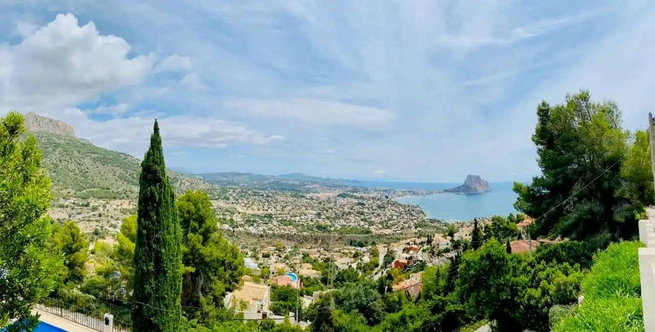 Vista exterior de Casa o xalet en venda en Calpe / Calp amb Aire condicionat, Calefacció i Terrassa