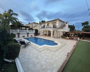 Vista exterior de Casa adosada de lloguer en Marbella amb Aire condicionat, Jardí privat i Terrassa