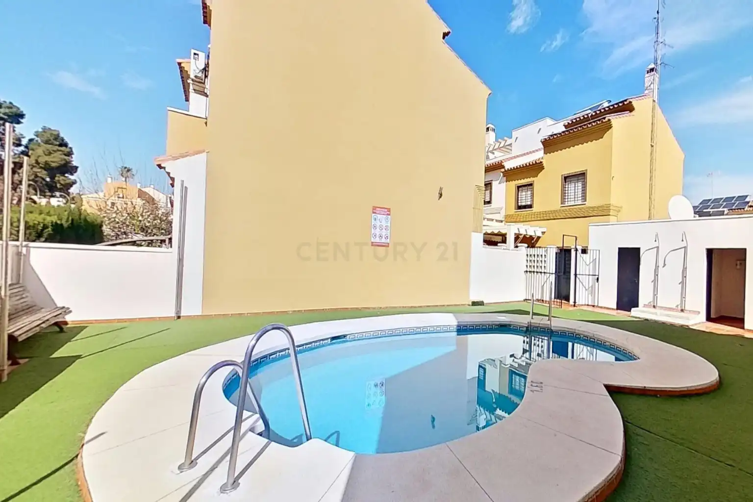 Exterior view of Detached homes for sale in Málaga  with Air Conditioner, Private garden and Storage room