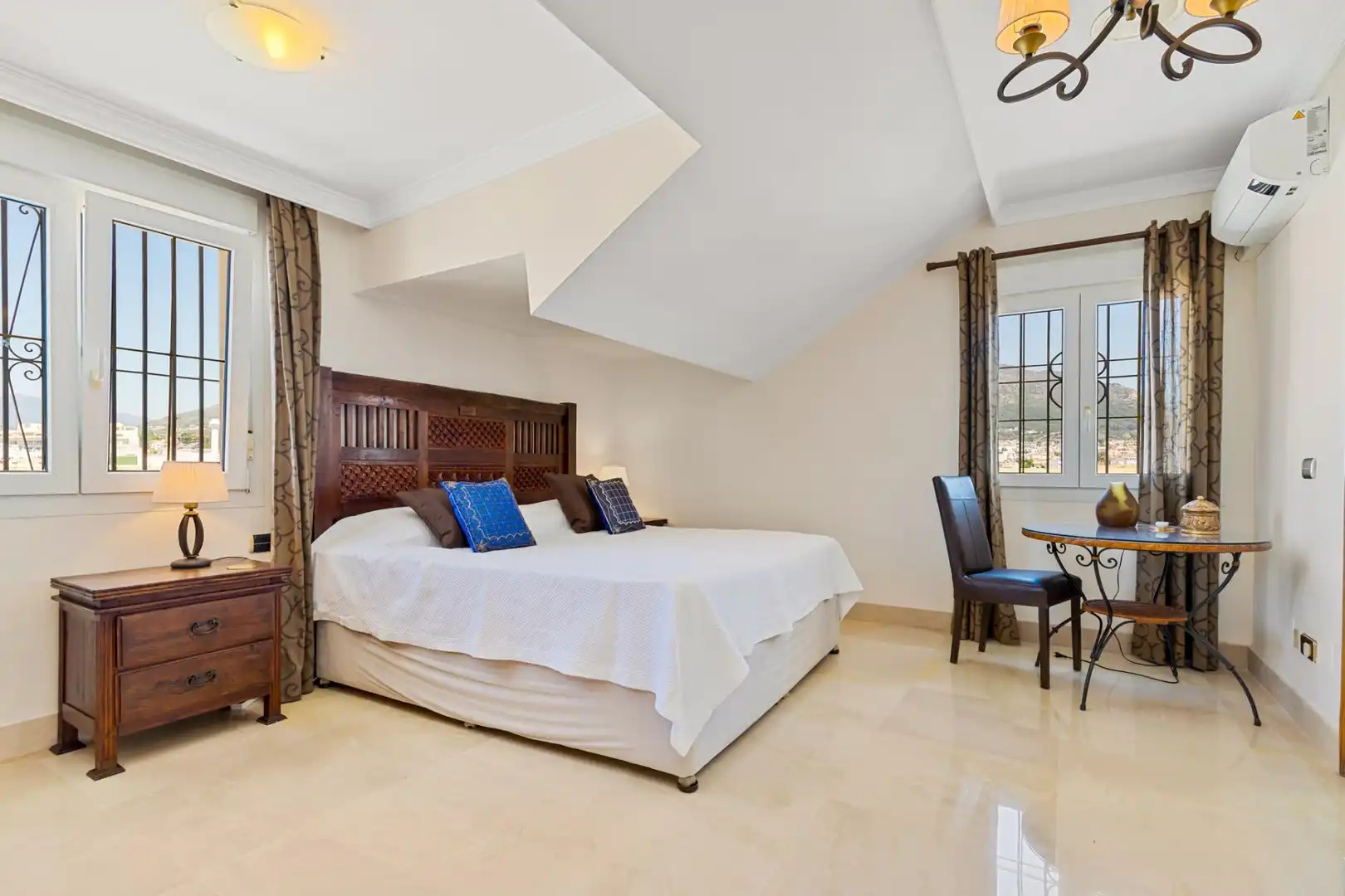 Bedroom of Attic for sale in Marbella  with Terrace