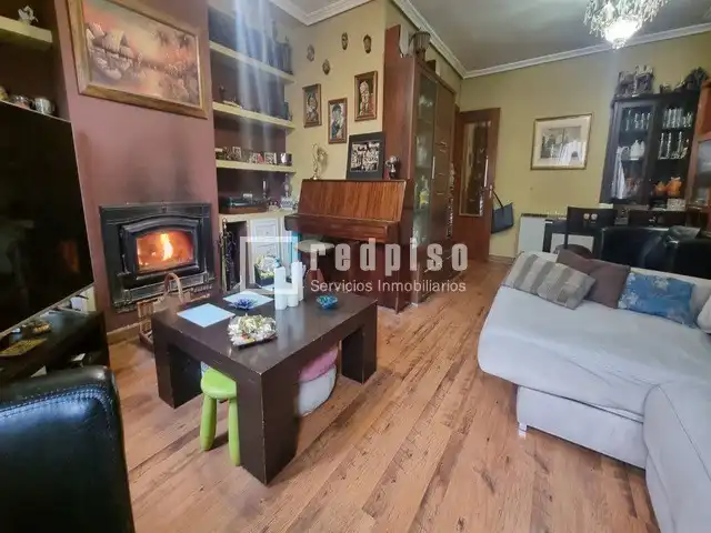 Sala d'estar de Casa o xalet en venda en Colmenar Viejo amb Aire condicionat, Calefacció i Jardí privat