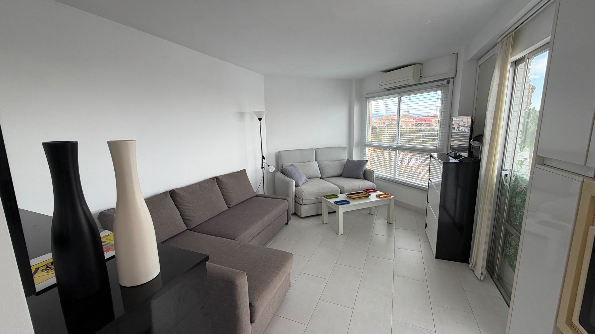 Sala d'estar de Estudi en venda en Torrox amb Aire condicionat, Terrassa i Moblat