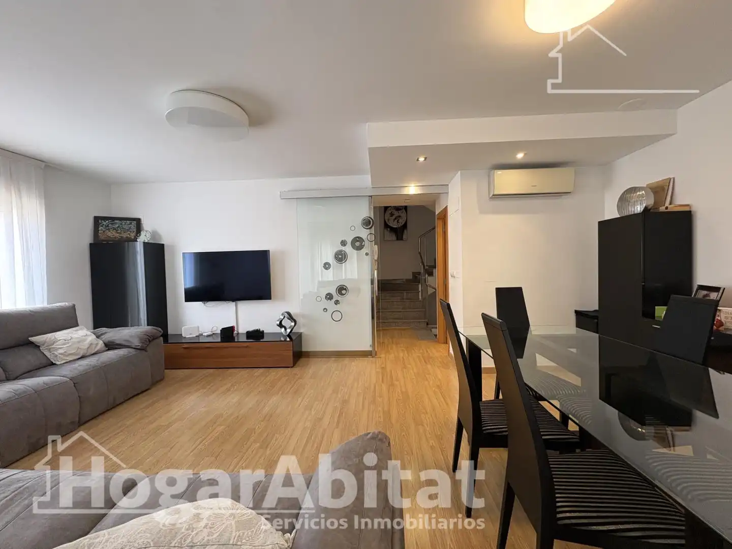 Sala d'estar de Casa adosada en venda en Tavernes de la Valldigna amb Terrassa i Balcó