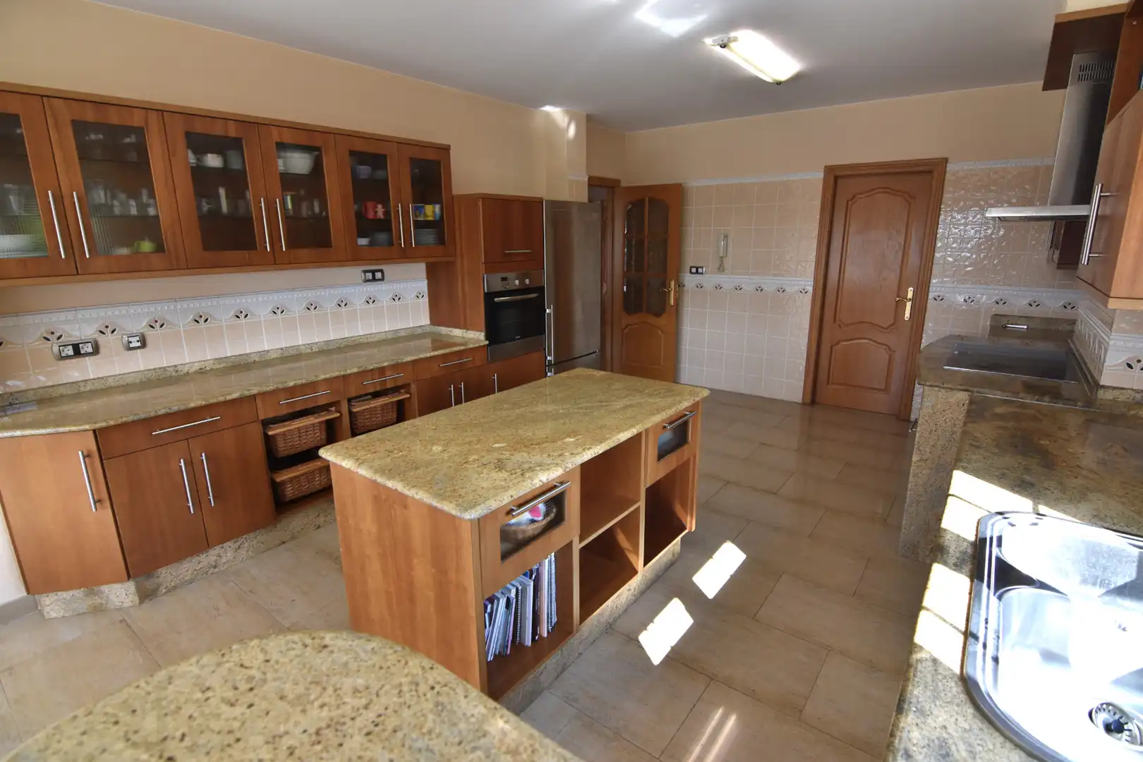 Cocina de Casa o chalet en venta en Bergondo con Calefacción, Jardín privado y Parquet