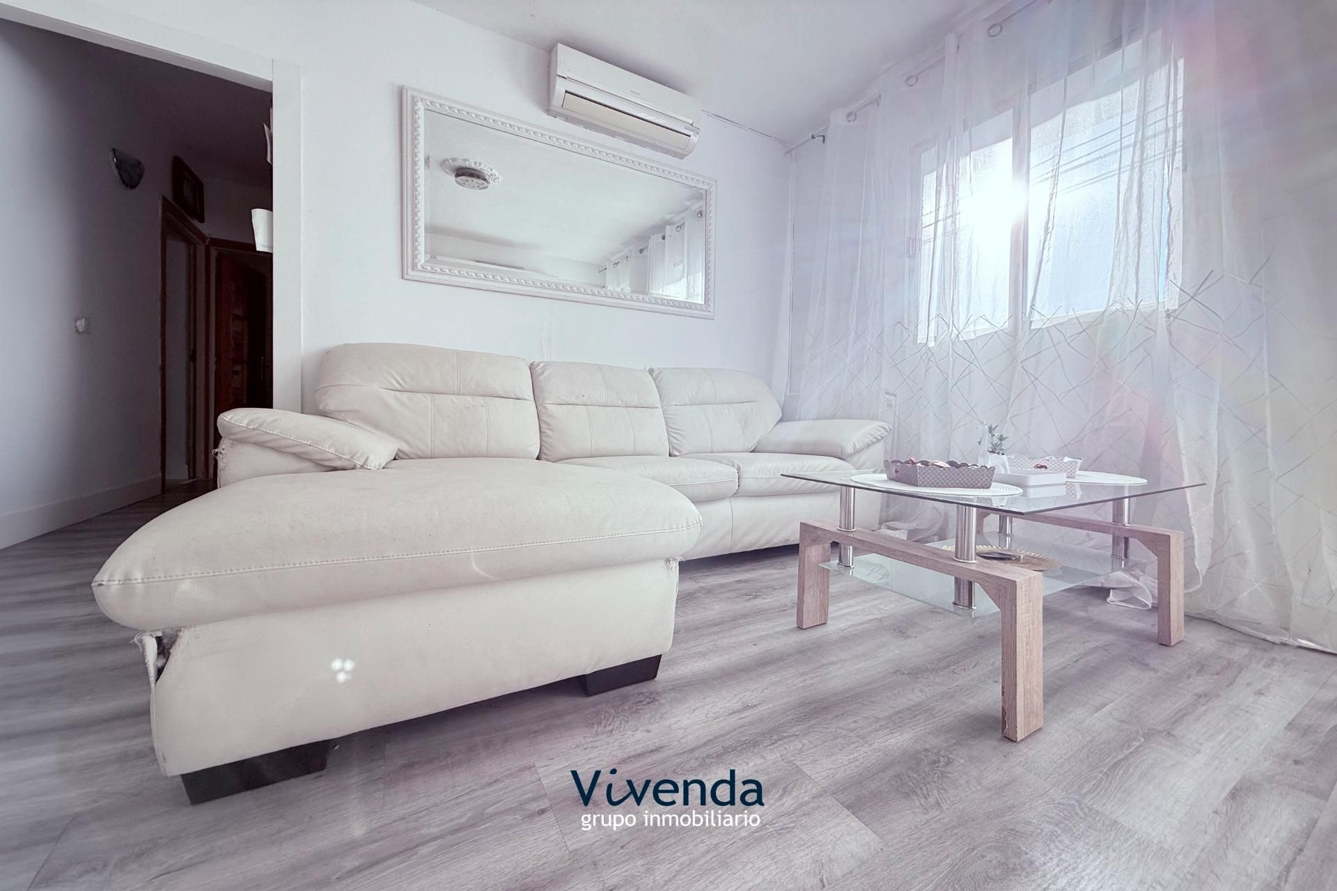 Living room of Flat for sale in Parla  with Air Conditioner, Heating and Terrace