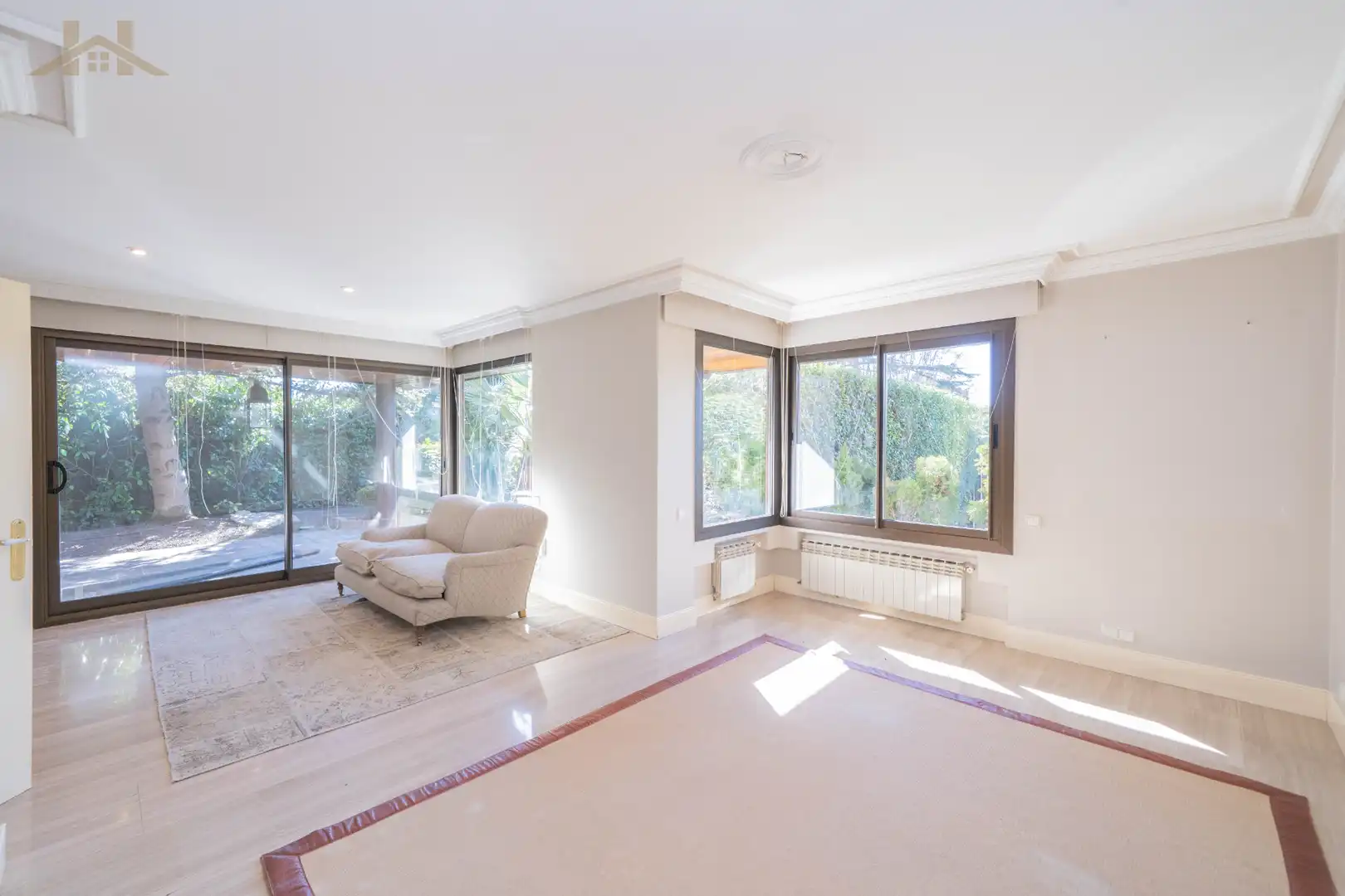 Living room of Houses for sale in Majadahonda  with Air Conditioner, Heating and Private garden