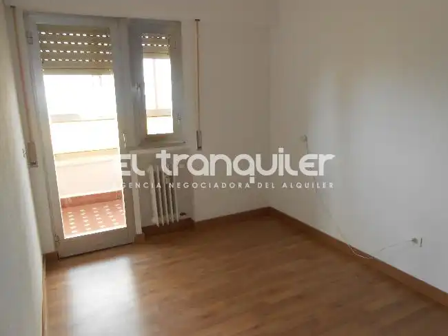 Dormitori de Pis en venda en Madrid amb Parquet i Terrassa