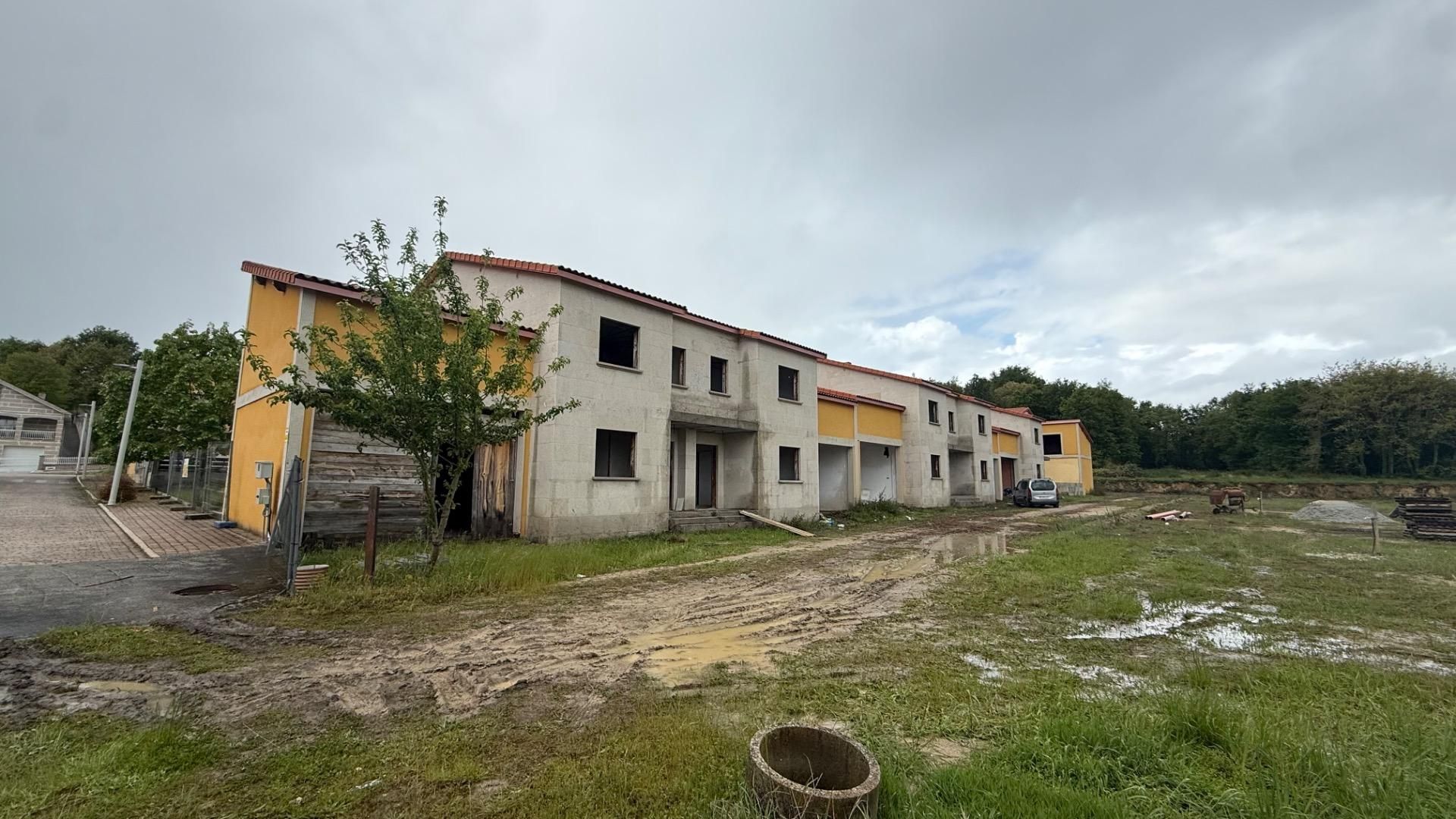 Vista exterior de Casa adosada en venda en Allariz amb Calefacció, Jardí privat i Terrassa