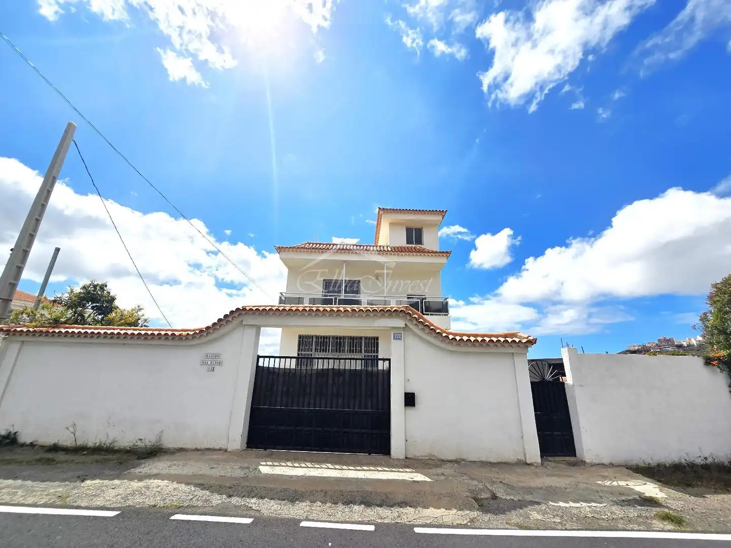 Vista exterior de Casa o xalet en venda en Arona amb Terrassa