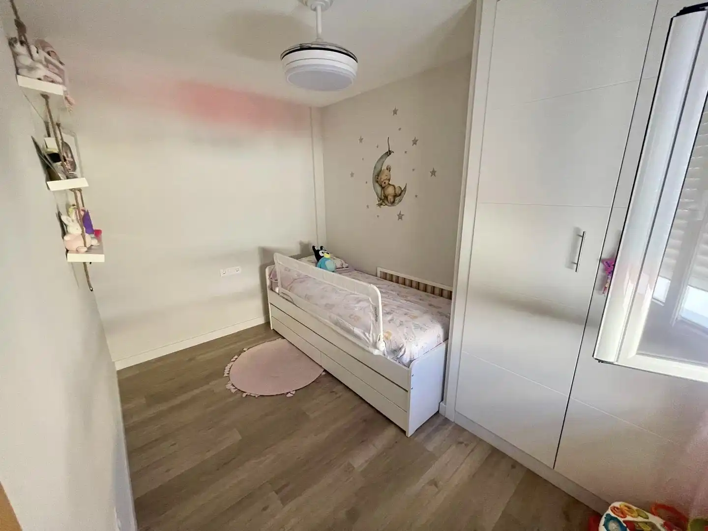 Habitación de Casa adosada en venta en Almería con Aire acondicionado, Parquet y Amueblado
