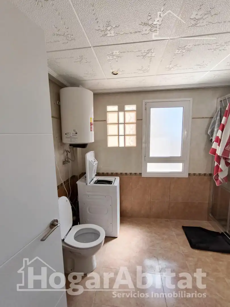 Baño de Piso en venta en Alginet con Terraza