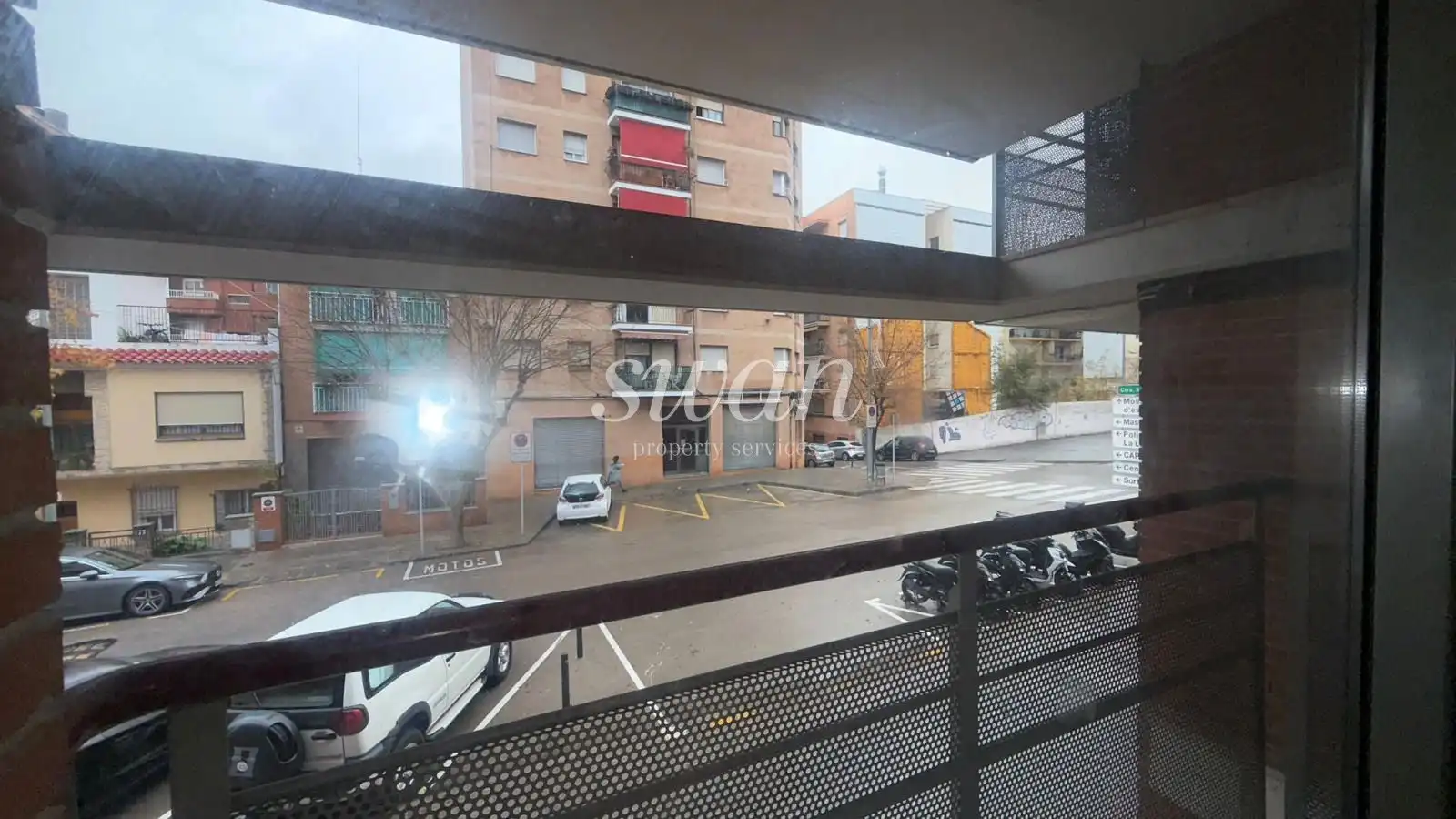 Vista exterior de Pis en venda en Rubí amb Terrassa