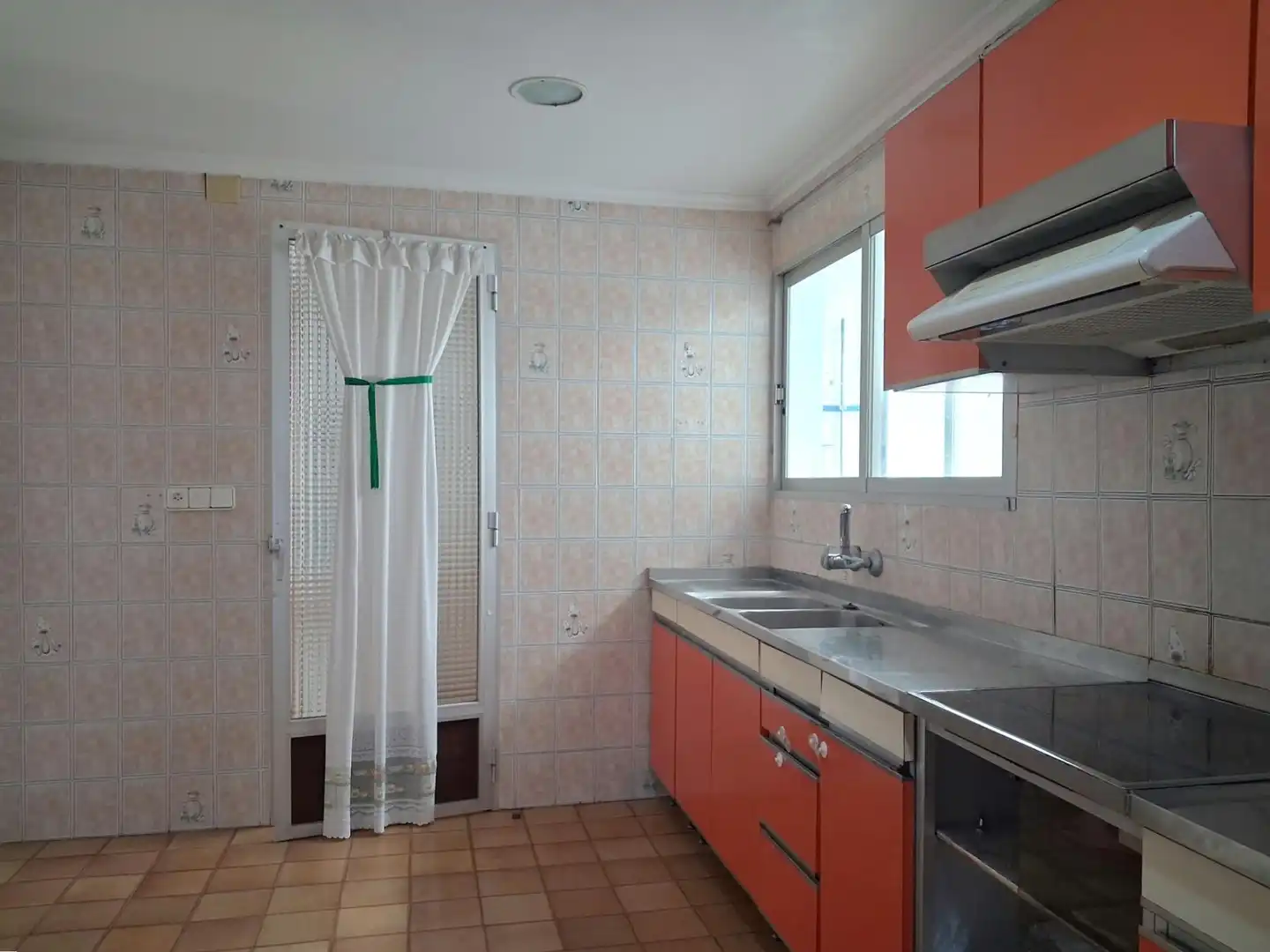 Kitchen of Flat for sale in Requena, Valencia