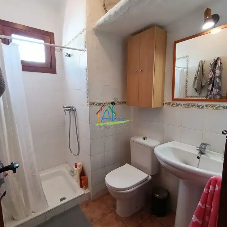 Badezimmer von Einfamilien-Reihenhaus zur Miete in Almonte mit Klimaanlage und Terrasse